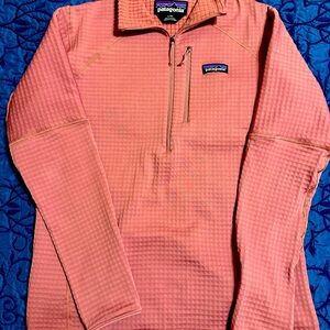 Patagonia quarter zip.